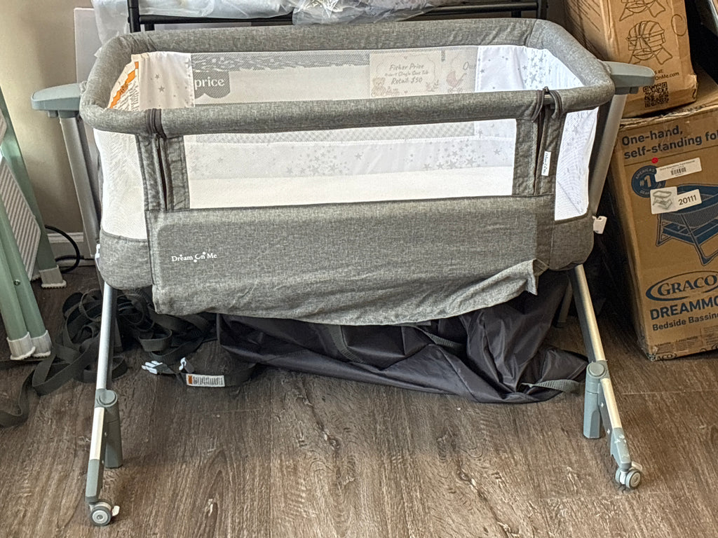 Dream On Me Skylar Bassinet & Bedside Sleeper, Adjustable Height, Grey