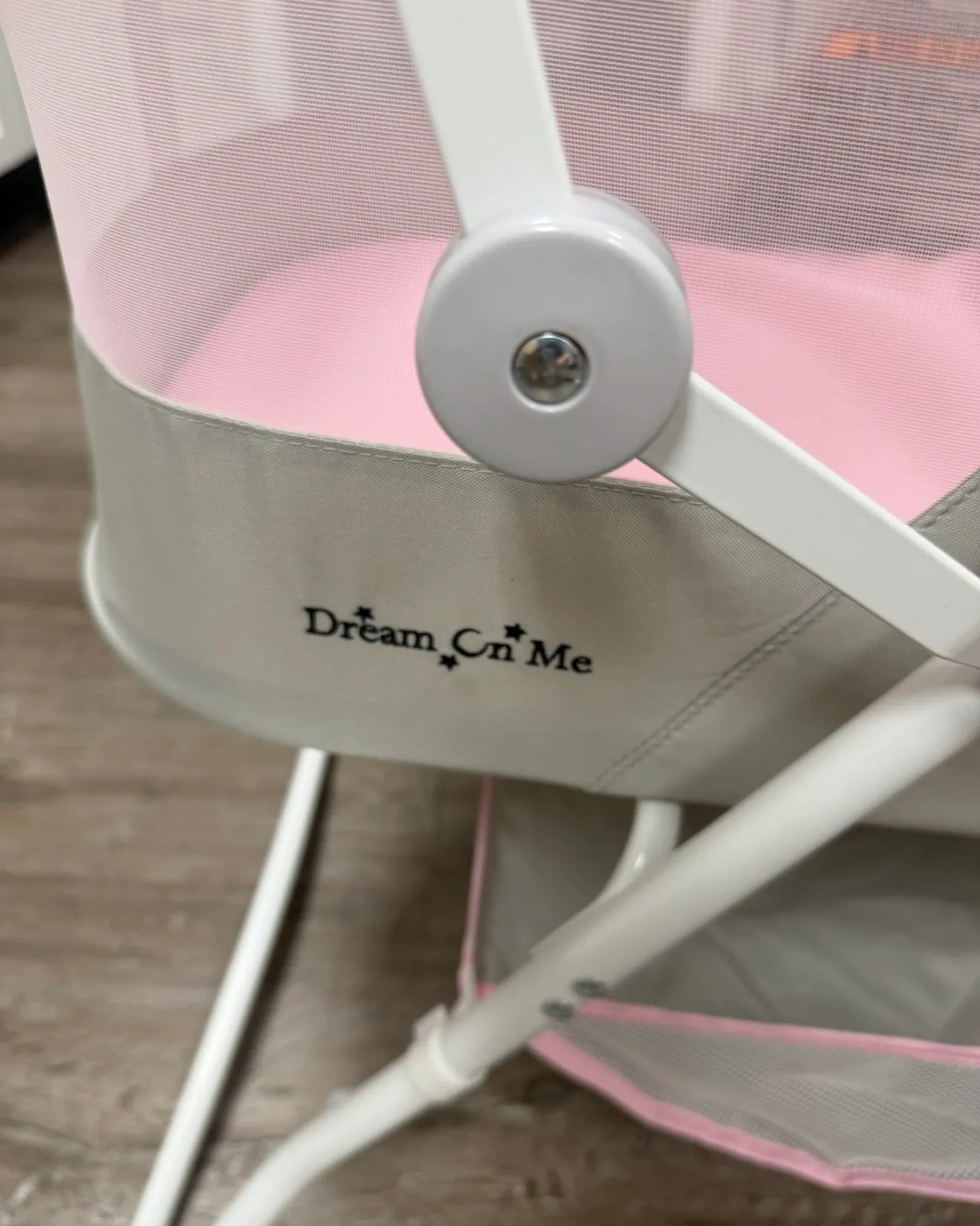 Dream On Me Karley Bassinet, Pink/Gray